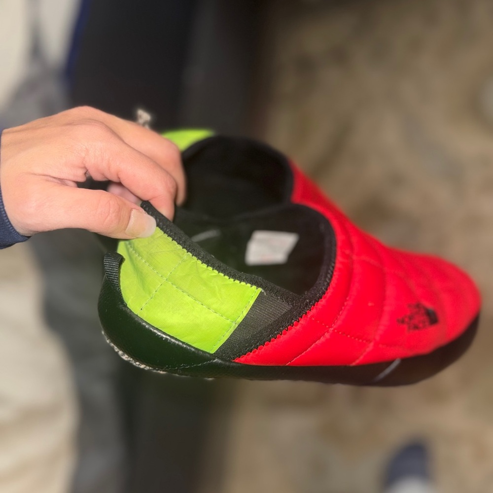 The North Face Red and Green Quilted Men's Slippers - Picture 3 of 5